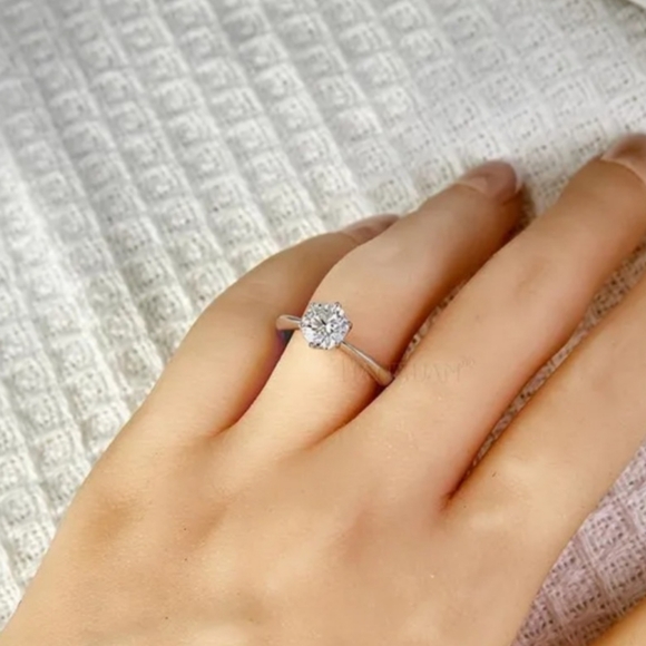 Certified 2ct Moissanite 925 Sterling Silver Diamond Ring - Picture 4 of 5